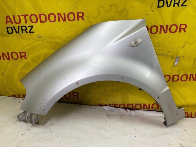 Переднє ліве крило 5770080840 SUZUKI