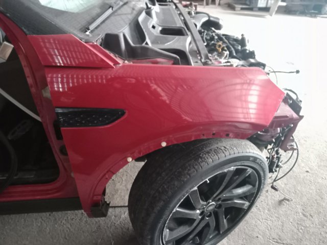 Переднє праве крило LR061383 LAND ROVER