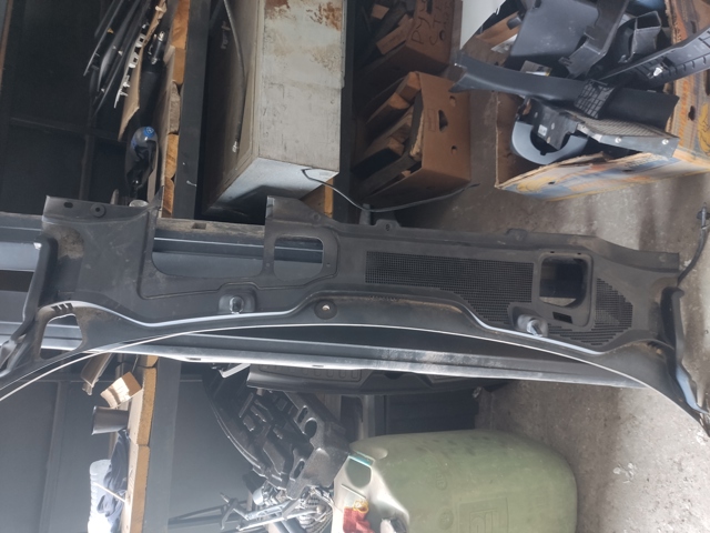 Водостік лобового скла, жабо LR078291 LAND ROVER