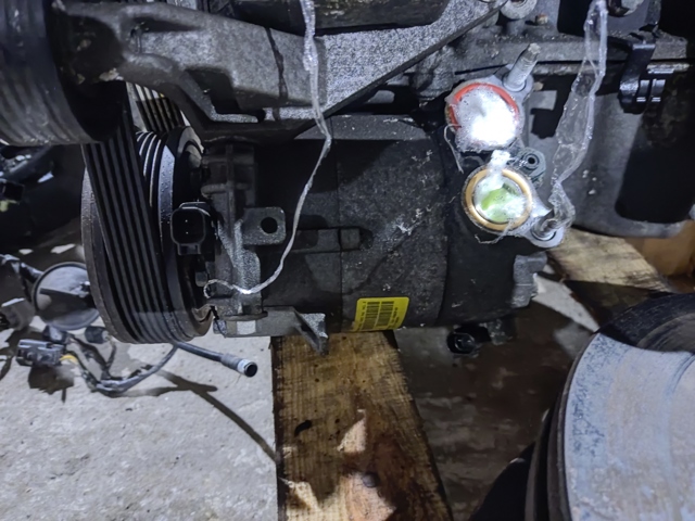 Насос кондиціонера LR083480 LAND ROVER