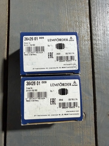 Сайлентблок заднього поперечного важеля, зовнішній 3642601 LEMFORDER