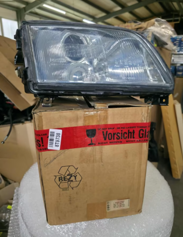 Права блок фара 4A0941030L VAG