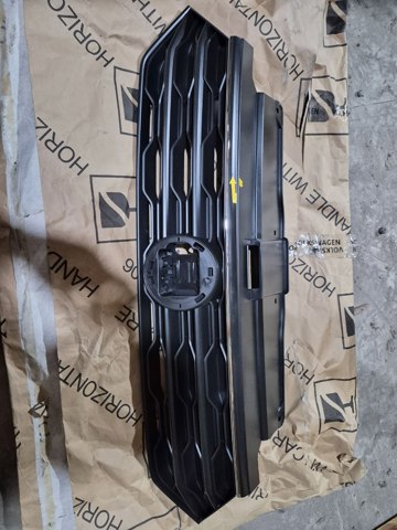 Решітка радіатора 2GA853651RRYP VAG