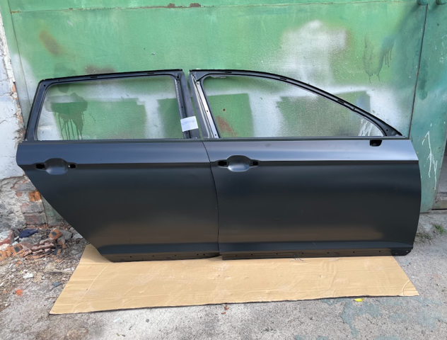 Двері пасажирські задні праві 3G9833056AE VAG
