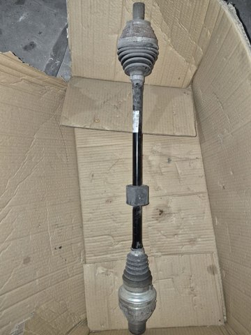 Привід передній правий 5Q0407272EE VAG