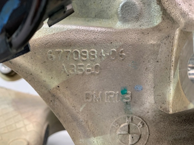 Цапфа - поворотний кулак задній, правий 6770984 BMW