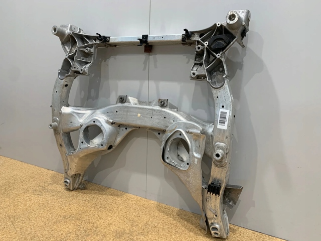 Передня балка 6775761 BMW