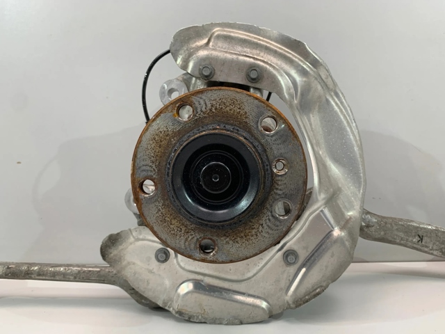 Цапфа передні праві 6792286 BMW