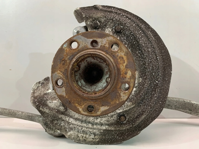 Цапфа поворотного кулака 6792288 BMW