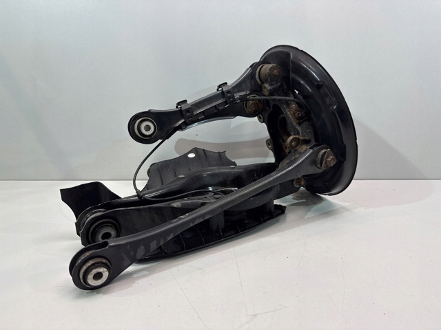 Цапфа права 6792516 BMW