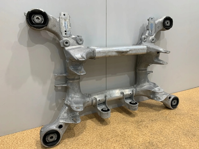 Підрамник задній 6794665 BMW