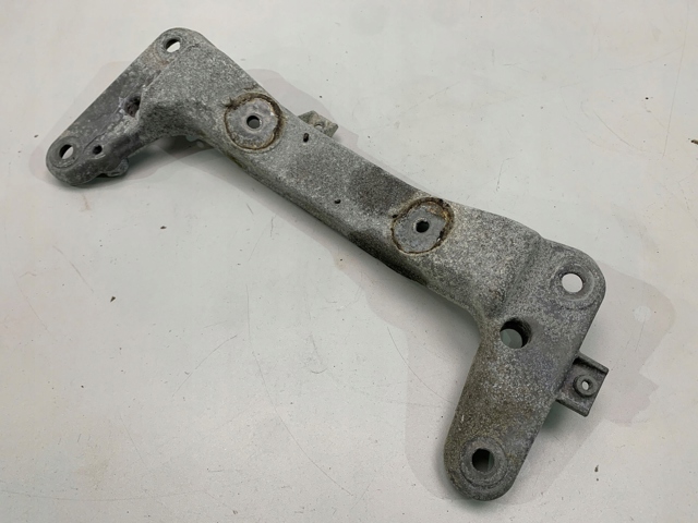 Кріплення коробки передач 6796611 BMW