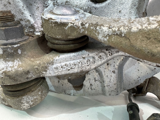 Кулак поворотний передній лівий 6853819 BMW