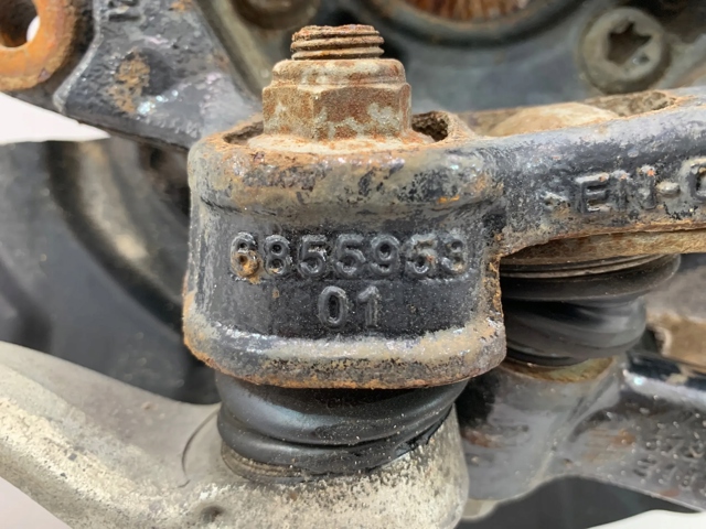 Цапфа - поворотний кулак передній, лівий 6855953 BMW