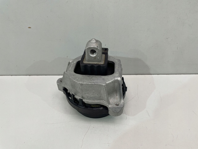Права подушка двигуна 6860466 BMW