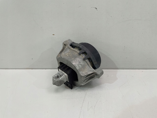 Права подушка двигуна 6860472 BMW