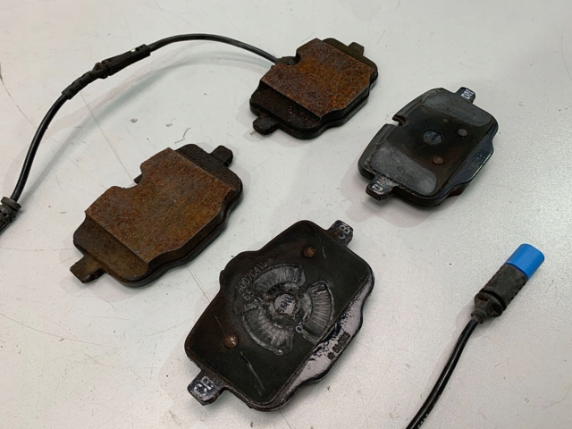 Колодки гальмові задні, дискові 6890353 BMW