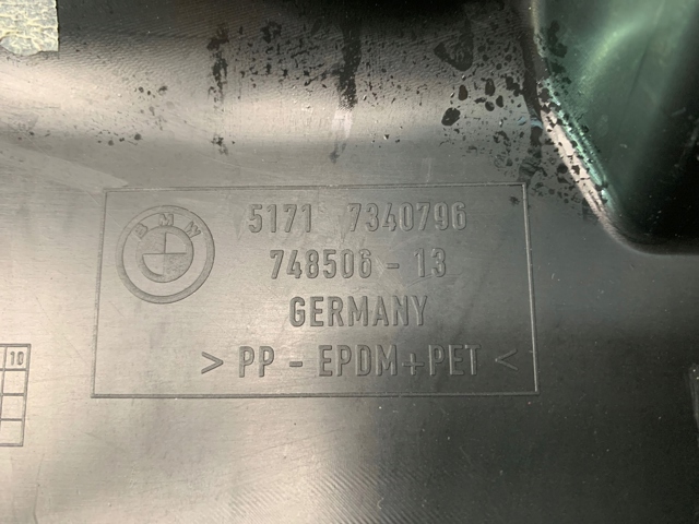 Підкрилок переднього крила, правий задній 7340796 BMW