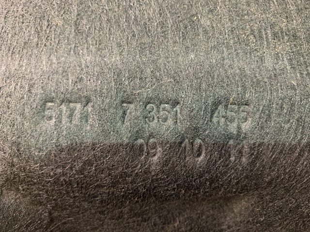 Підкрилок задній лівий 7351455 BMW