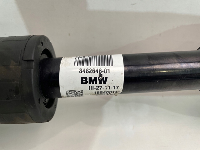 Піввісь передня, права 8482646 BMW