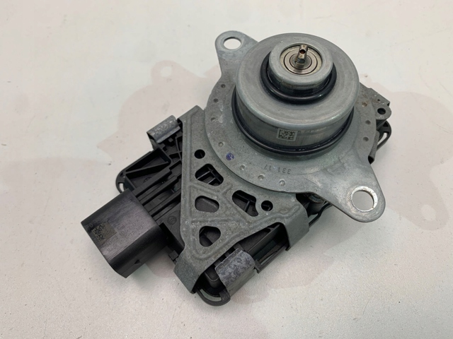 Управління включенням КОМ 8485040 BMW