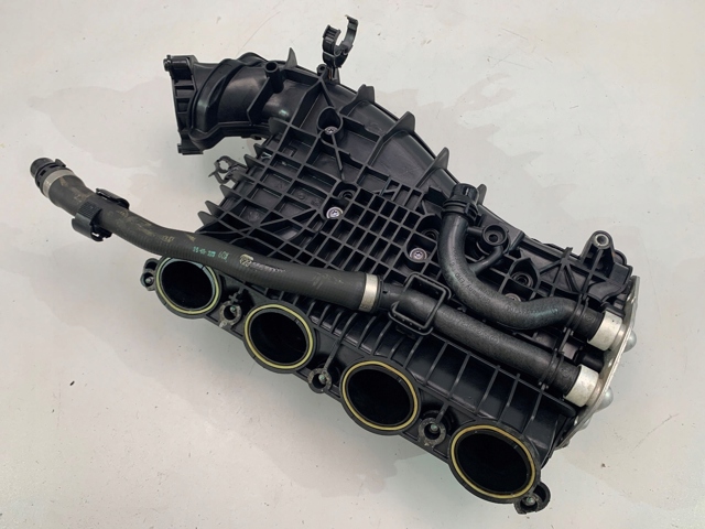 Колектор впускний 8603914 BMW