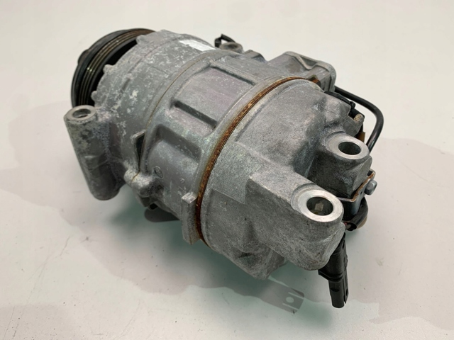 Компресор кліматичної установки 9154072 BMW