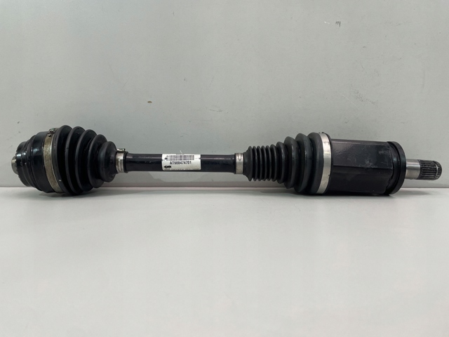 Привід лівий 9884747 BMW