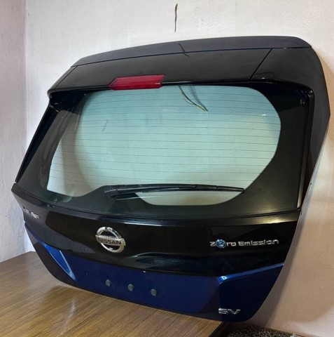 П'яті двері 901005SA0B NISSAN