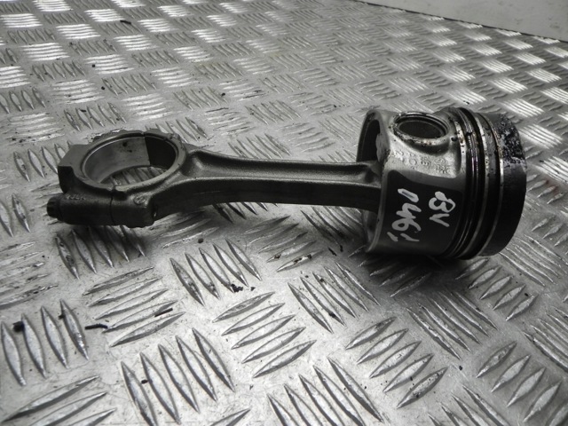 Шатун поршня двигуна 03L105401A VAG