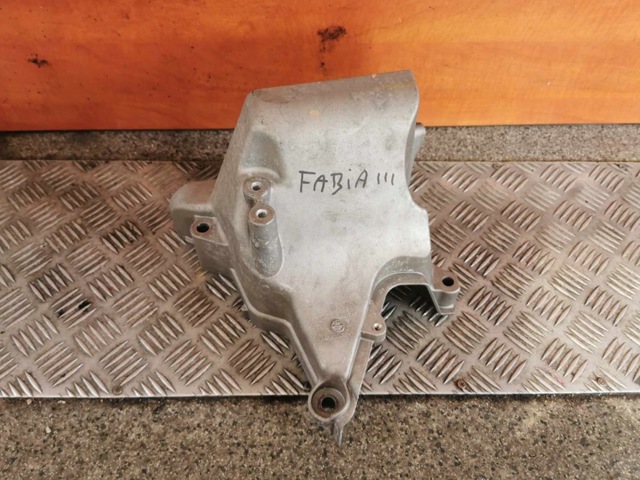 Кронштейн подушки (опори) двигуна, правої 04C199207AF VAG