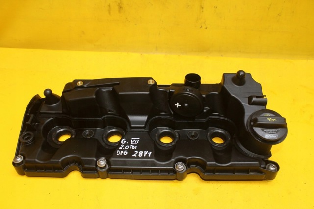 Кришка клапанів 04L103469D VAG