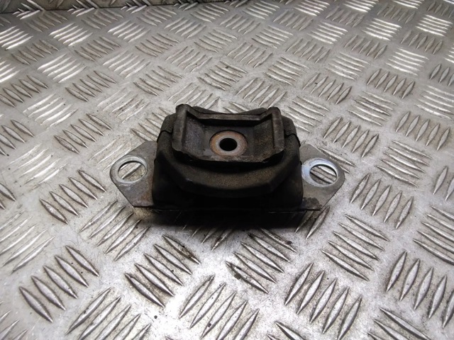 Подушка (опора) двигуна, ліва задня 11220JD000 NISSAN