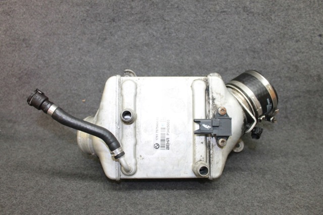 Радіатор інтеркулера 17517575404 BMW