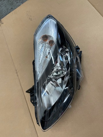 Фара ліва передня 260107046R RENAULT