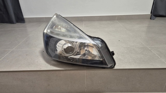 Права блок фара 260108915R RENAULT