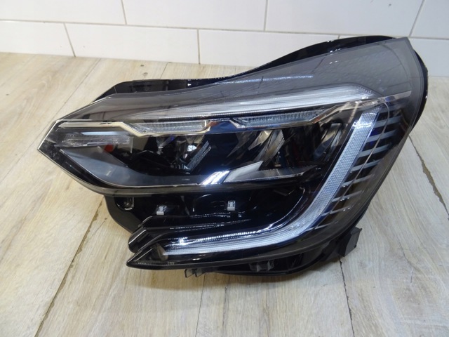 Блок фара ліва 260601693R RENAULT
