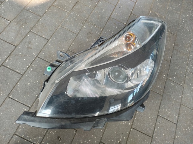 Фара дальнього світла в зборі 260608764R RENAULT