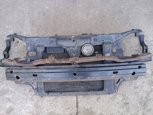 Установча панель передня 641011C500 HYUNDAI