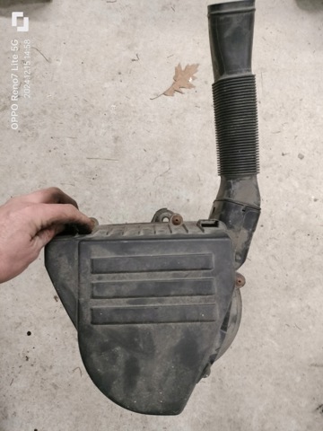 Корпус повітряного фільтра 6R0129607E VAG