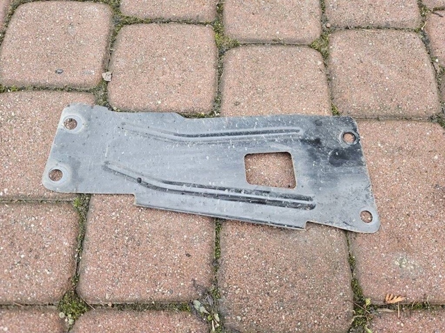 Кронштейн передньої балки 751F31927R RENAULT