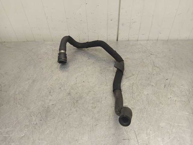Трубопроводи і шланги системи охолодження 7L6122109D VAG