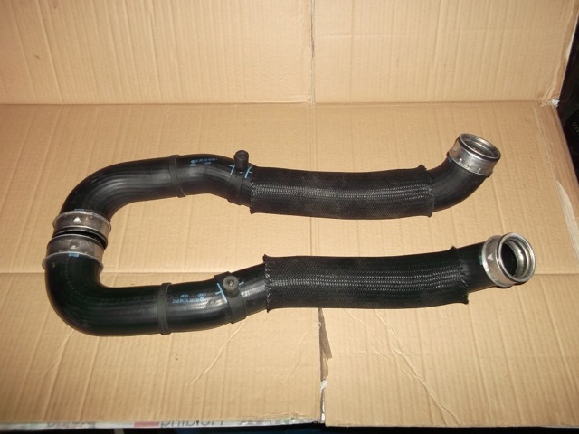 Шланг/патрубок інтеркуллера 7L6145980C VAG