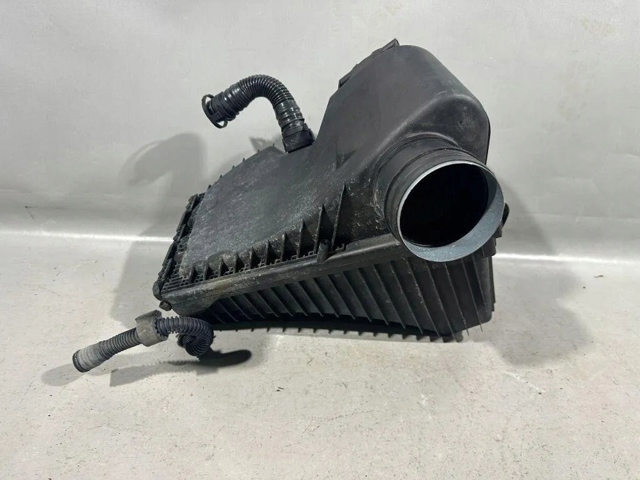Корпус повітряного фільтра 7P0129607B VAG