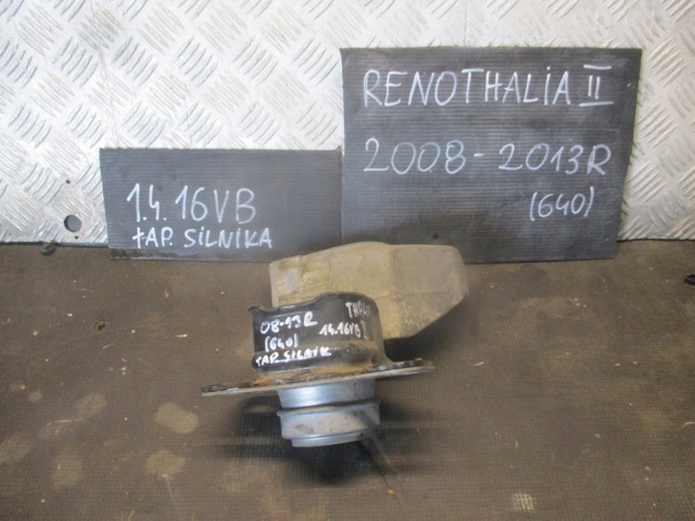 Кронштейн подушки (опори) двигуна, передньої 8200111324 RENAULT