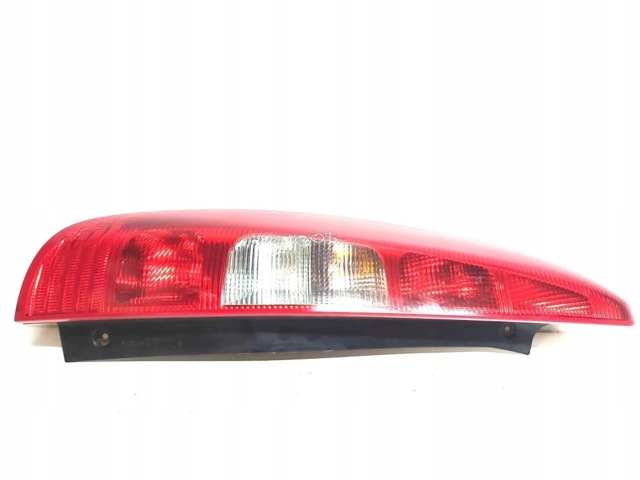 Ліхтар задній лівий 8330A233 MITSUBISHI