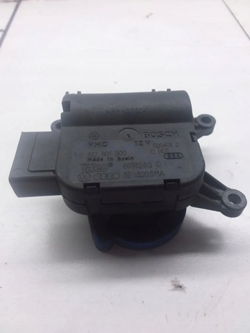 Двигун заслінки печі 8E1820511A VAG