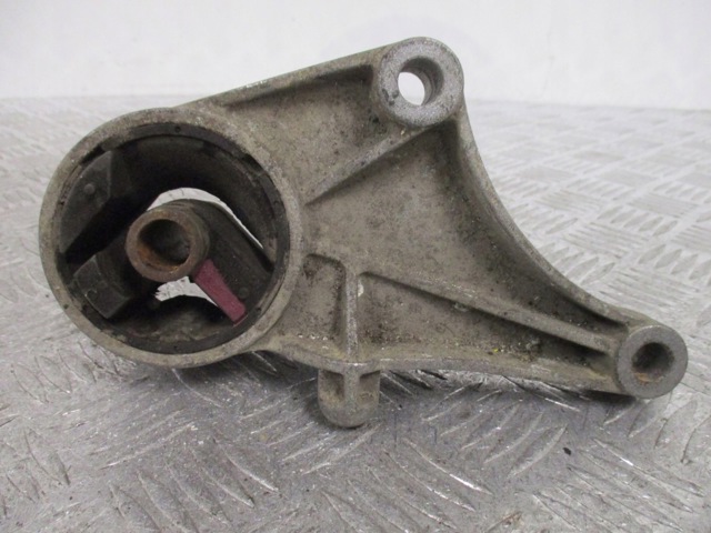 Подушка передньої опори двигуна 90575186 OPEL