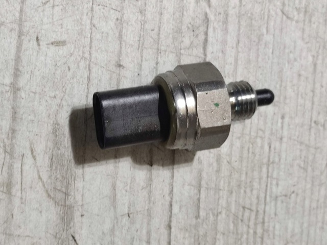 Термодатчик масла двигуна 9828711180 PEUGEOT