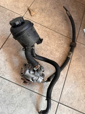 Насос гідравліки A0024669401 MERCEDES